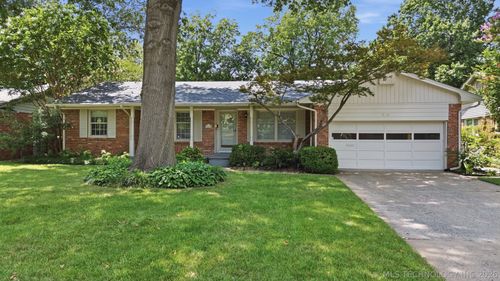 5218 S Birmingham Pl, Tulsa, OK, 74105-6616 | Card Image
