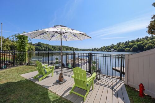 39 Bay St, Goffstown, NH, 03045-2635 | Card Image