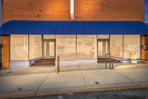 239 W Main St, Park Hills, MO, 63601-2541 | Card Image