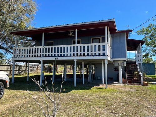 818 Swan Point Rd, Seadrift, TX, 77983 | Card Image