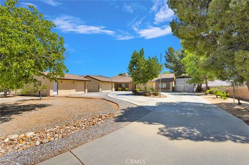 18669 Ranchero Rd, Hesperia, CA, 92345-7526 | Card Image