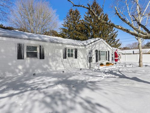 3 Gerard Ave, East Freetown, MA, 02717-1227 | Card Image