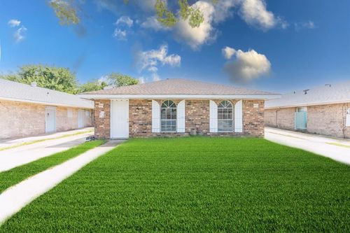 8021 23 Arcadia Lane, New Orleans, LA, 70128 | Card Image