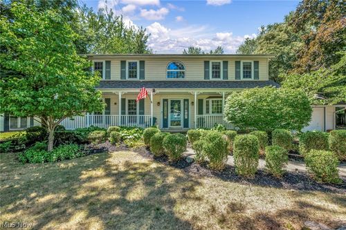 6266 Meadowbrook Dr, Mentor, OH, 44060-3658 | Card Image