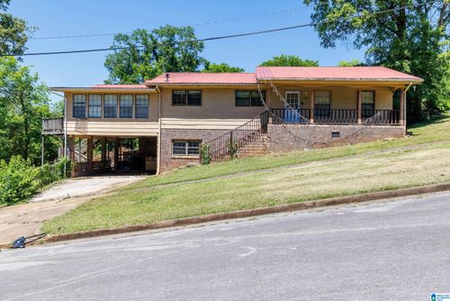 631 17th St S, Bessemer, AL, 35020-6622 | Card Image