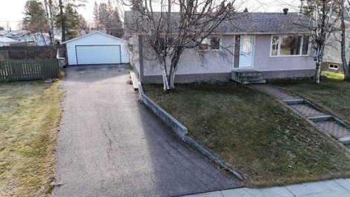 4323 9 Ave, Edson, AB, T7E1B4 | Card Image