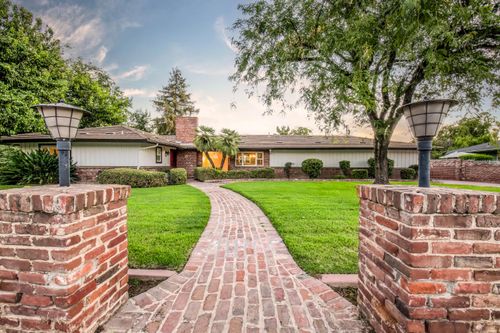 705 E Alamos Ave, Fresno, CA, 93704-3102 | Card Image