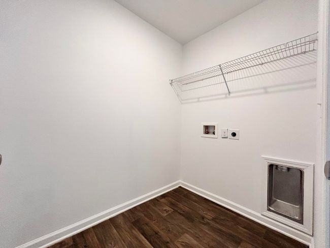 31 Laundry Room | Image 32