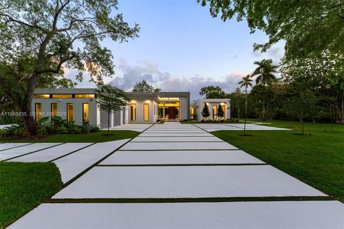 9790 Sw 114th St, Miami, FL, 33176-4144 | Card Image