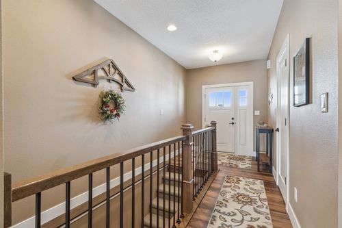 4320 Autumn Ridge Rd, Cedar Falls, IA, 50613-8911 | Card Image