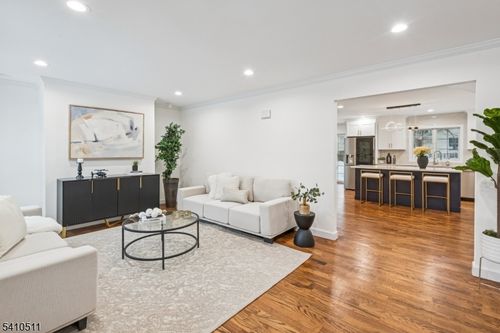 161 Myrtle Ave, Millburn, NJ, 07041-1550 | Card Image