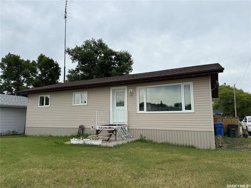 219 1st St W, Carnduff, SK, S0C2H0 | Card Image