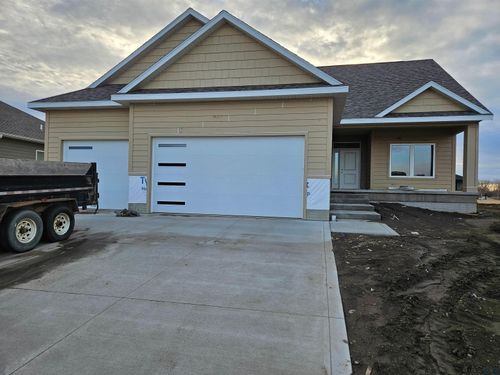 902 S Cattail Ct, North Sioux City, SD, 57049-5458 | Card Image