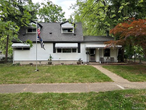 31784 Florence St, Garden City, MI, 48135-1332 | Card Image