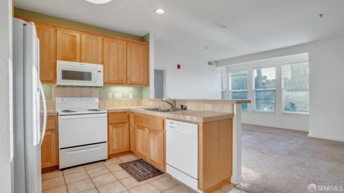 apt-220-655 12th St, Oakland, CA, 94607-3660 | Card Image