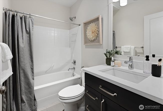 Full bathroom on main level | Image 16