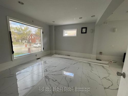 157 Queen St W, Brampton, ON, L6Y1M4 | Card Image