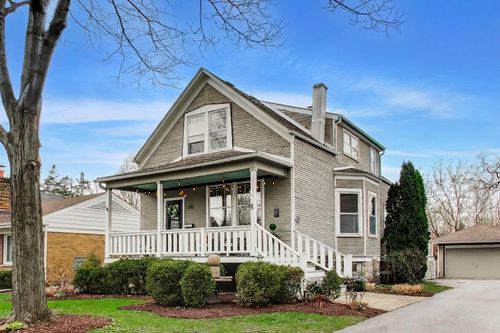 256 Blackhawk Rd, Riverside, IL, 60546-2302 | Card Image