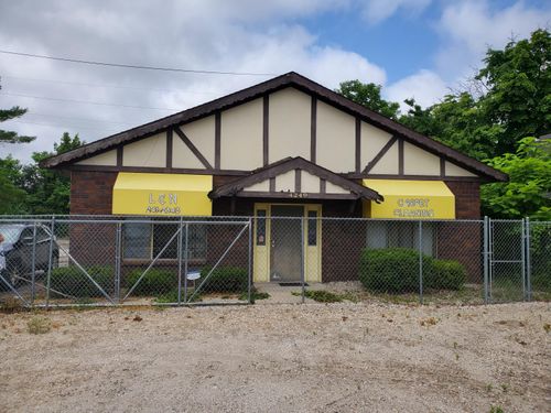 4249 Oak Park Dr Se, Grand Rapids, MI, 49508-3631 | Card Image