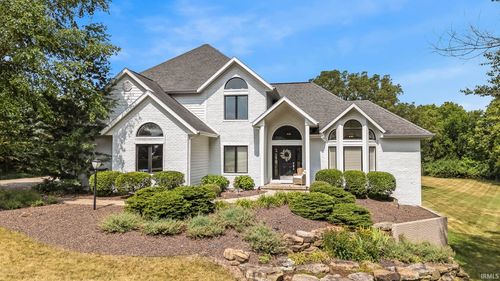 2210 E Laurien Ct, Warsaw, IN, 46582-5628 | Card Image