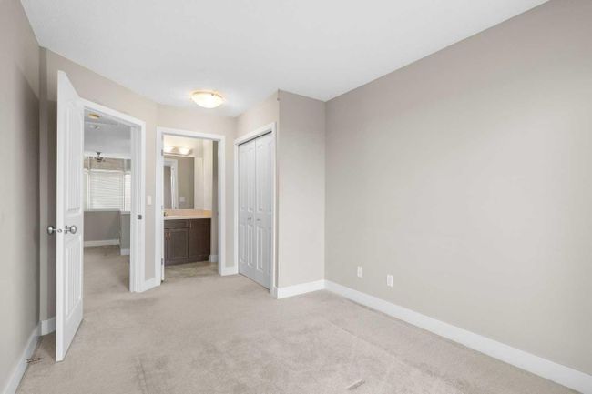 9 - 211 Village Terrace Sw, Home with 2 bedrooms, 1 bathrooms and 1 parking in Calgary AB | Image 17