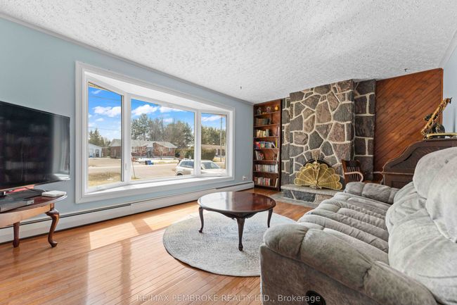 470 Forest Lea Rd, House other with 4 bedrooms, 2 bathrooms and 4 parking in Pembroke ON | Image 21