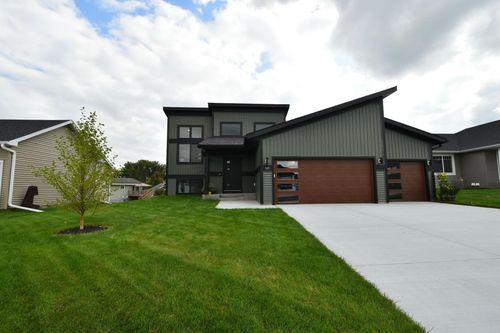109 Fairway St, Zumbrota, MN, 55992-2611 | Card Image