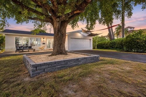 1103 Washington St, Hollywood, FL, 33019-1925 | Card Image