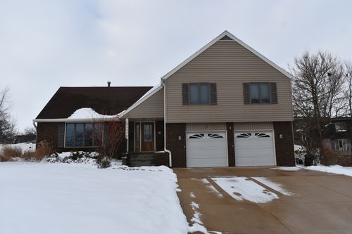 67 Castle Coombe Ct, Bourbonnais, IL, 60914-1648 | Card Image