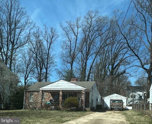 1018 Spruce St, FALLS CHURCH, VA, 22046-2417 | Card Image