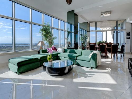 bc2808-801 E Beach Dr, Galveston, TX, 77550-3364 | Card Image