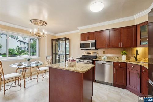 38 Park St, Florham Park, NJ, 07932-1794 | Card Image