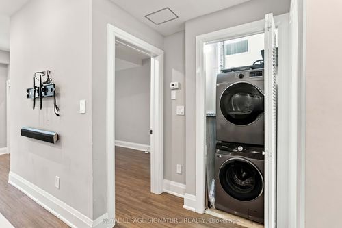 9-605 Shoreline Dr, Mississauga, ON, L5B4K3 | Card Image