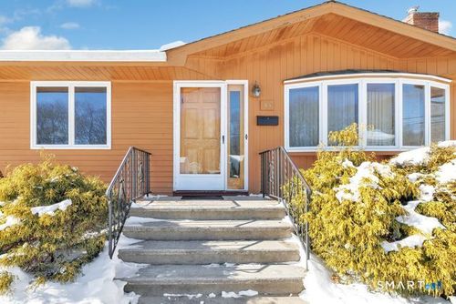 35 Rustown Dr, Stratford, CT, 06614-2635 | Card Image