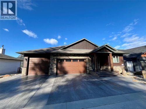 230 Sunset Dr, Sicamous, BC, V0E2V1 | Card Image
