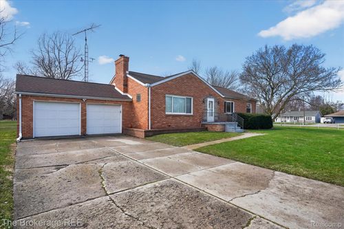 4224 Potter Road, Burton, MI, 48509 | Card Image