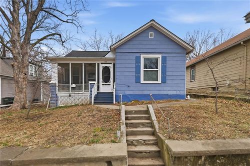 816 Pottawatomie St, Leavenworth, KS, 66048-1833 | Card Image