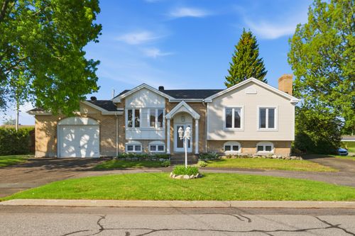 541 Rue Dumas, Saint-Amable, QC, J0L1N0 | Card Image