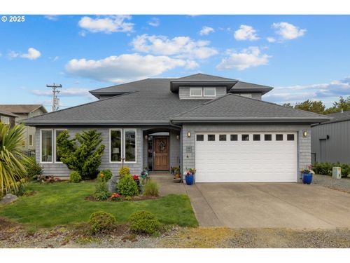 8866 Ocean Crest Ln, Manzanita, OR, 97130-9062 | Card Image