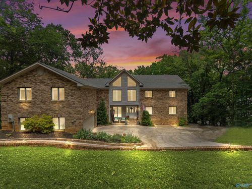 10017 Torino Dr Se, Huntsville, AL, 35803-1121 | Card Image