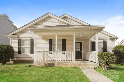 10619 Coulport Ln, Charlotte, NC, 28215-7367 | Card Image