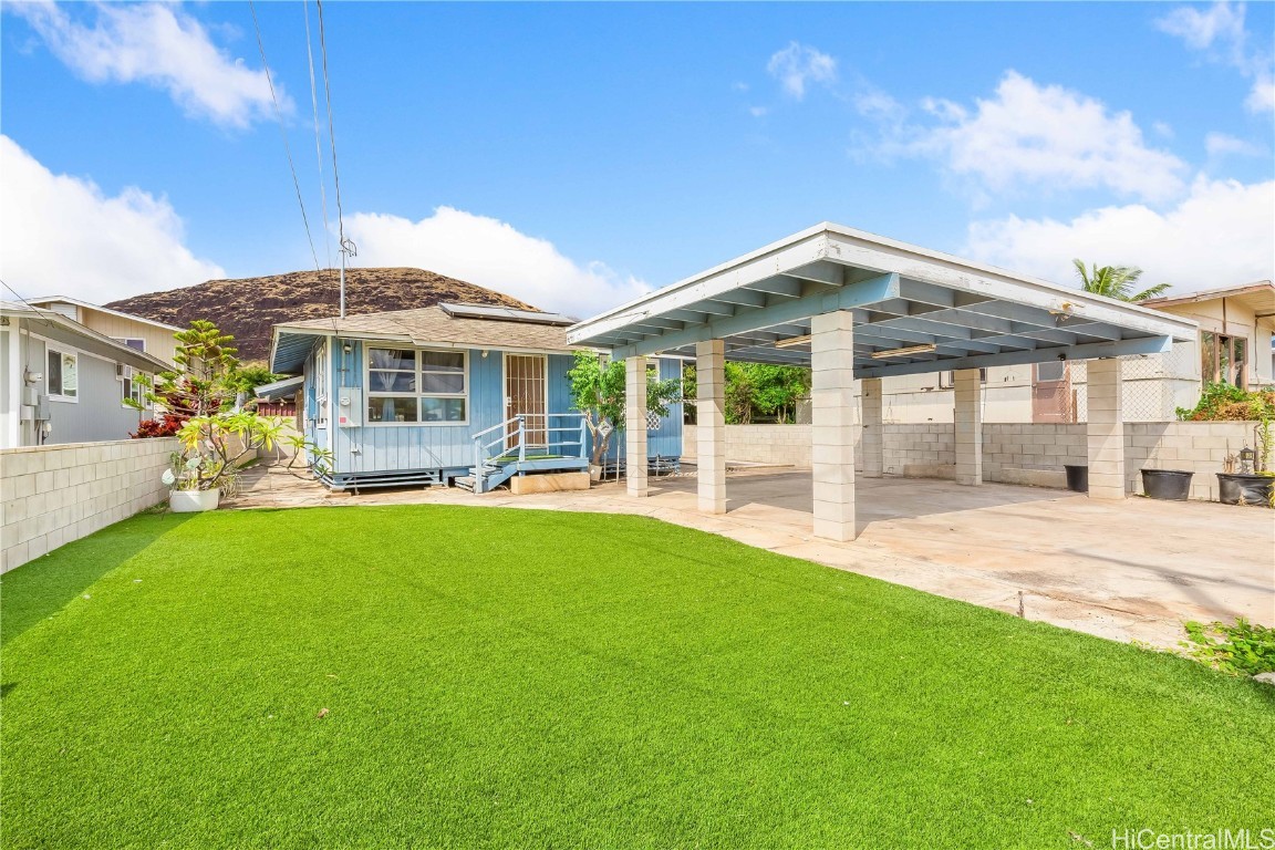 Mana St, Waianae, HI 96792