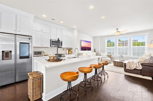 546 Amalfi Dr, Davidson, NC, 28036-6957 | Card Image