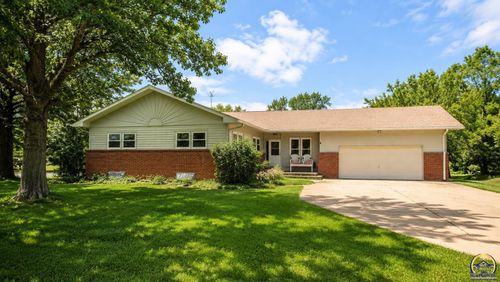 20 Locust Ln, Emporia, KS, 66801-9789 | Card Image