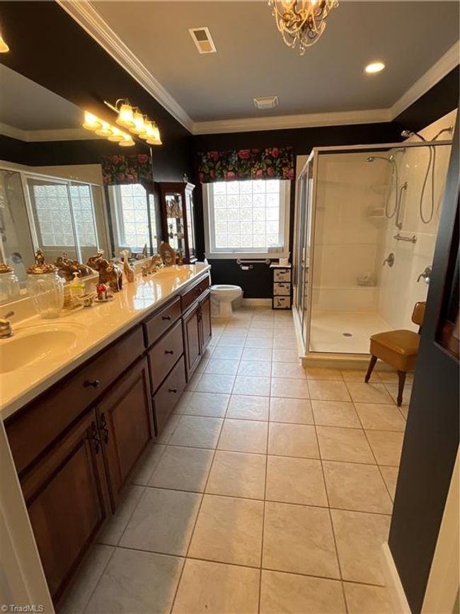 Primary Bath | Image 8
