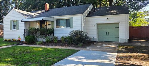 22 Rex Ave, Portsmouth, VA, 23702-2926 | Card Image