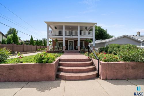 1215 S 5th Ave, Sioux Falls, SD, 57105-0902 | Card Image