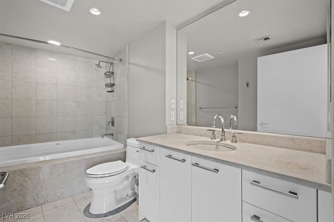 UNIT-3005 - 222 Karen Ave, Home with 1 bedrooms, 2 bathrooms and 1 parking in Las Vegas NV | Image 26