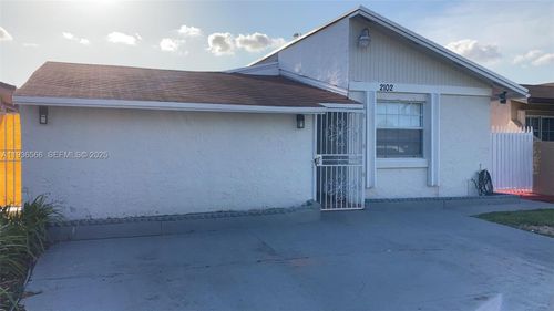 2102 Sw 106th Ct, Miami, FL, 33165-7944 | Card Image