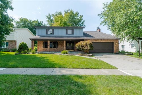 5 Gloucester Cir, Bloomington, IL, 61704-7605 | Card Image